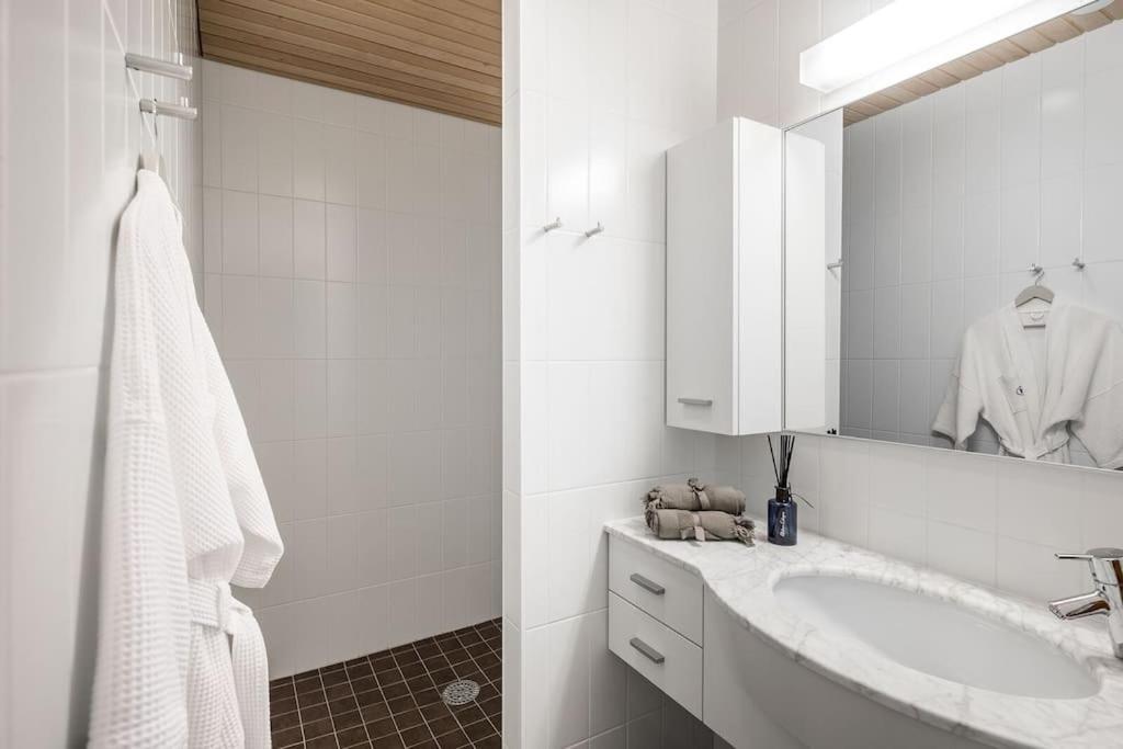 Spacious Home With Four Terrace, Sauna, Sea View Helsinki Zewnętrze zdjęcie